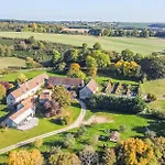 La Garenciere - Gites, Salle De Jeux, Piscine Et Animaux * Champfleur (Sarthe)