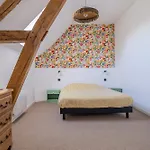 La Garenciere - Gites, Salle De Jeux, Piscine Et Animaux Casa de Férias