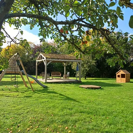 La Garenciere - Gites, Salle De Jeux, Piscine Et Animaux Champfleur (Sarthe)